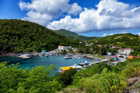 Découvrez l'archipel des Saintes en Guadeloupe, grâce à notre formule hôtel + bateau